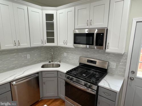 5818 Camac St, Philadelphia PA  19141-4123 exterior