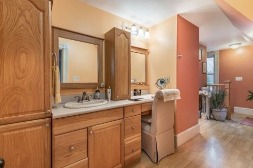 28 Franklin St, Whitman MA 02382-2529 exterior