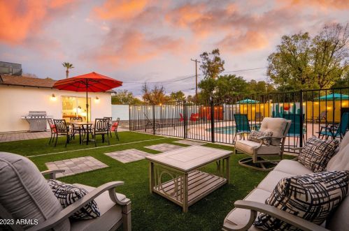 5215 Cambridge Ave, Phoenix AZ 85008-1213 exterior