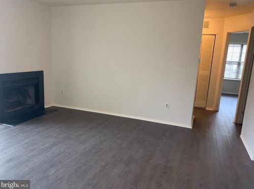 103 Ashton Ct, West Deptford NJ  08051-2001 exterior