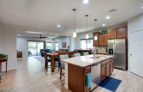 33044 26th Ln, Phoenix AZ  85085-8915 exterior