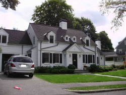 20 Risley Rd, Newton, MA 02465-2922