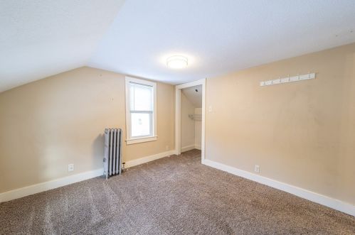 680 Granville Rd, Montgomery MA 01085-3942 exterior