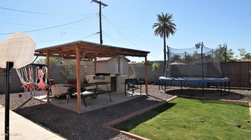 2445 Adams, Phoenix AZ 85007-2605 exterior