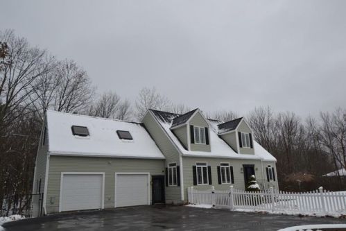 264 Hampstead St, Methuen, MA 01844-1239