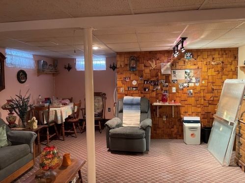 1083 Phillips Rd, New Bedford MA 02745-1716 exterior