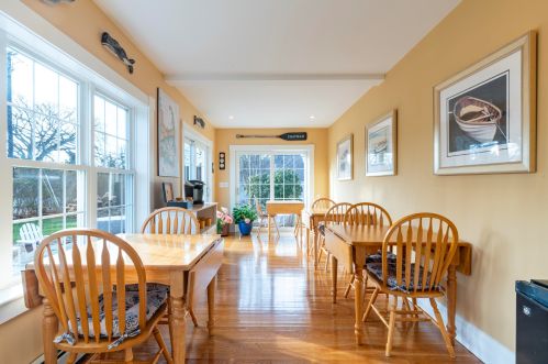 407 Old Harbor Rd, Chatham MA 02633-2375 exterior