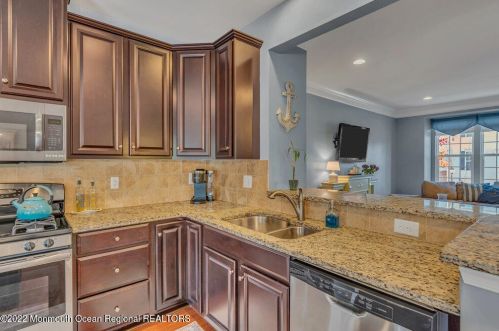 136 Kyle Dr, Tinton Falls NJ  07712-7537 exterior