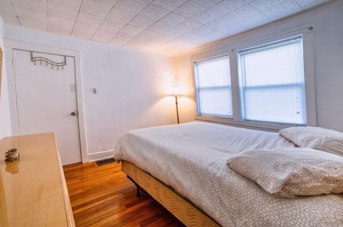 34 Lawn Ave, Quincy MA 02169-7336 exterior