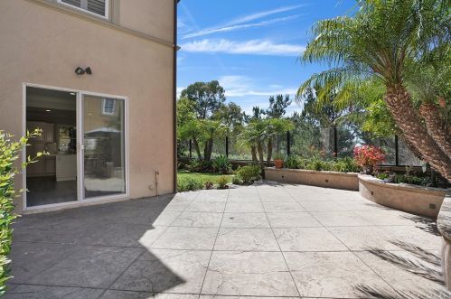 21 Gardenpath, Irvine CA 92603-0156 exterior