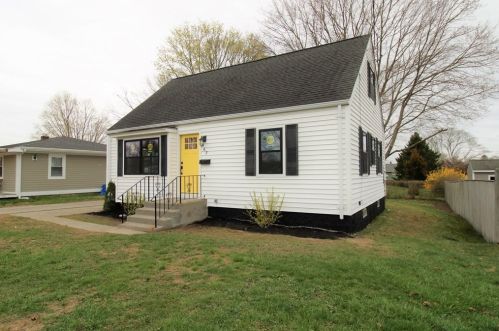 967 Wilbur Ave, Fall River MA  02725-2033 exterior