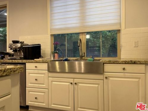 59 Parkdale, Irvine CA  92620-7308 exterior