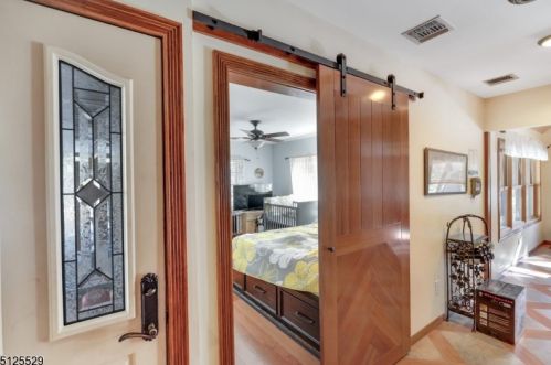 30 Colfax Dr, Skyline Lakes NJ  07456-1205 exterior