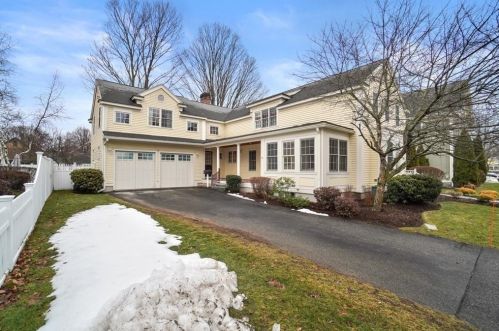 61 Village Ave, Dedham MA 02026-4209 exterior