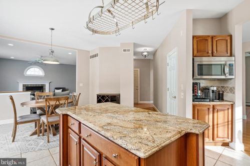 71 Mill Ln, Columbus NJ 08022-1940 exterior