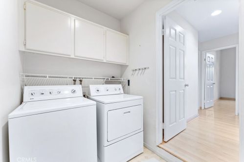 8075 Treeview Ct, Anaheim CA 92808-1552 exterior