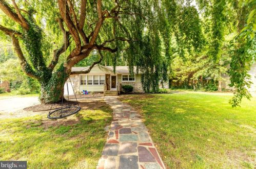 1866 Little Dr, West Deptford, NJ 08096-5606