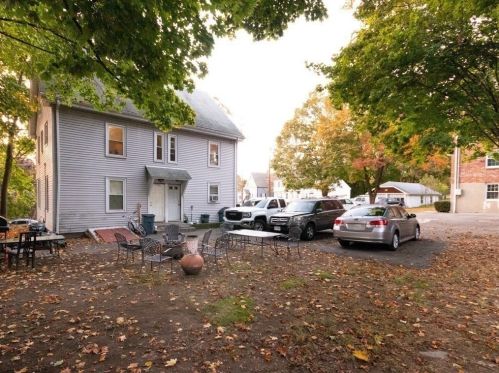 27 Barry St, Quincy MA 02169-1603 exterior