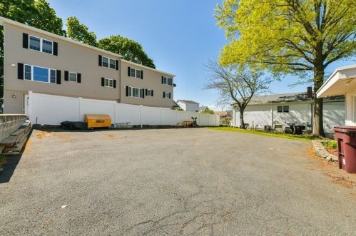 101 Bradford St, Everett MA 02149-1316 exterior