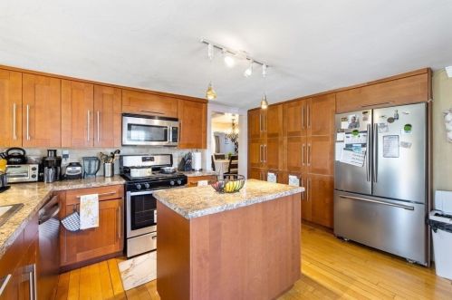 186 Mt Vernon St, Lawrence MA 01843-3302 exterior