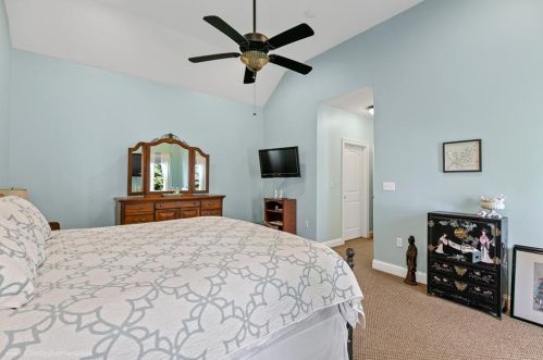 21 Winterberry Way, Norfolk MA 02056-1834 exterior