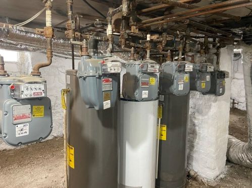 764 Plymouth Ave, Fall River MA 02721-1946 exterior