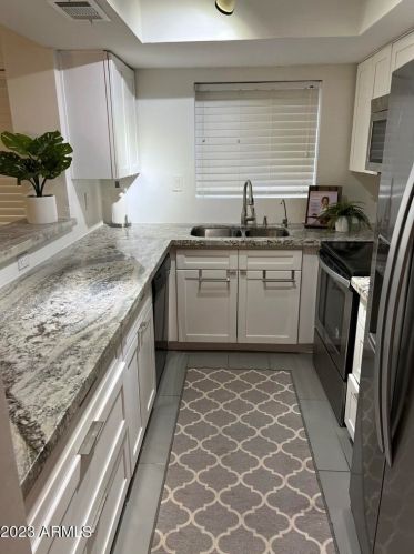 1808 32nd St, Phoenix, AZ 85008-3867