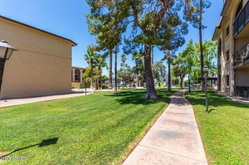 3033 Devonshire Ave, Phoenix AZ  85016-5894 exterior