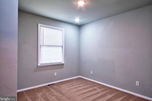 1875 Asbury Ave, West Deptford NJ  08096-4311 exterior