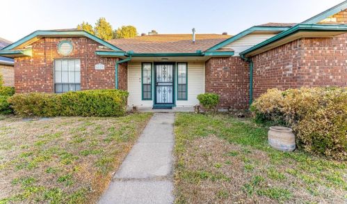 4829 Crestpoint Ln, Garland TX exterior