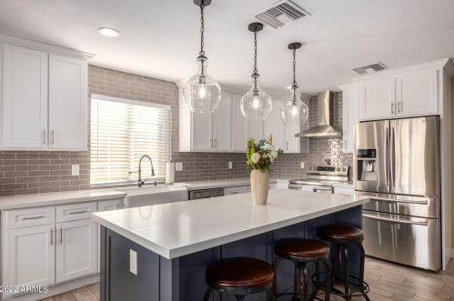 11605 37 Pl, Phoenix AZ 85050-2699 exterior