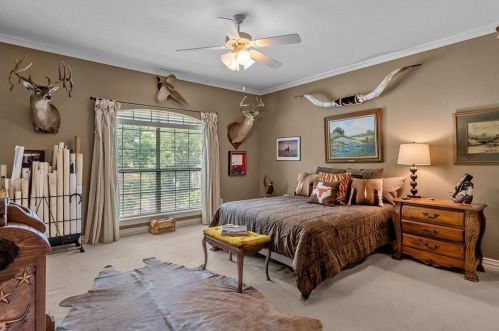 2455 Halloran St, Fort Worth TX 76107-6631 exterior