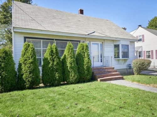 11 Halsey St, Lawrence, MA 01843-3708