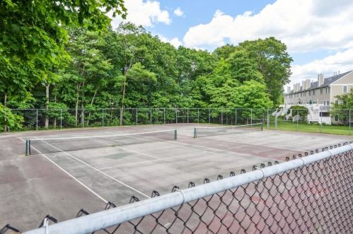 157 Tyson Commons Ln, Braintree MA 02184-8260 exterior