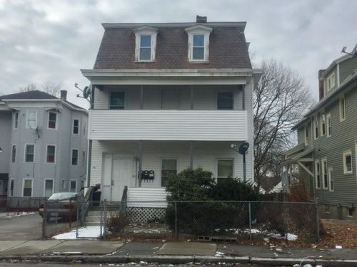 16 Woodland St, Worcester MA  01610-1318 exterior