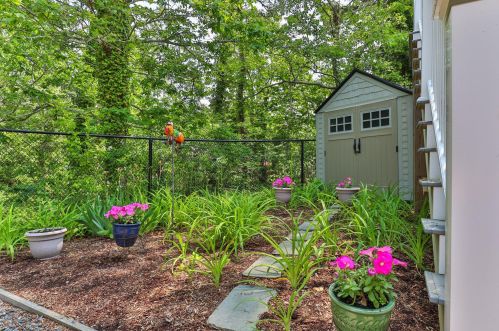 2 Uncle Zlotis Rd, Chatham MA 02633-1595 exterior