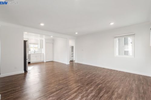 13095 Neptune Dr, San Leandro CA  94577-3130 exterior