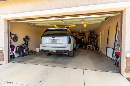 1646 Blaylock Dr, Phoenix AZ 85085-6323 exterior