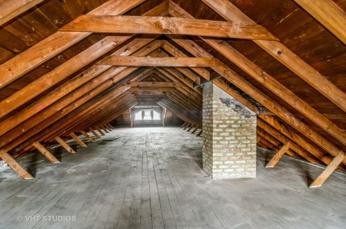 2224 Oak Park Ave, Forest View IL 60402-2219 exterior