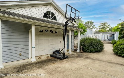 49 Cooks Bridge Rd, Jackson Twp NJ  08527-2523 exterior