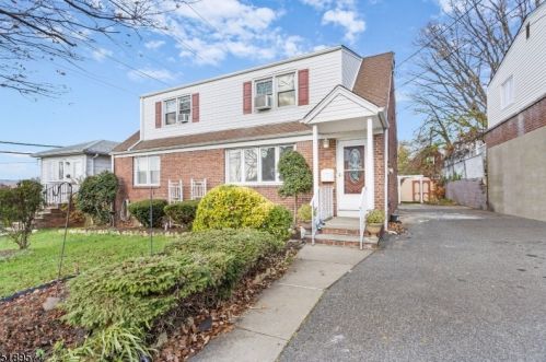 30 Mary St, Belleville, NJ 07109-2364