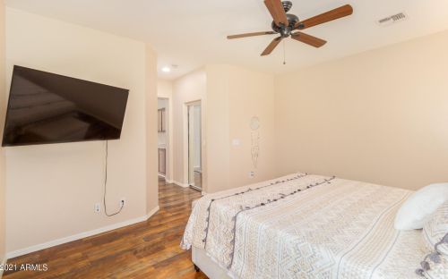 1948 77th Gln, Phoenix AZ 85035-5055 exterior