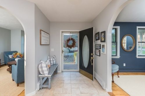 25 Chris John Way, East Bridgewater MA 02324-3029 exterior