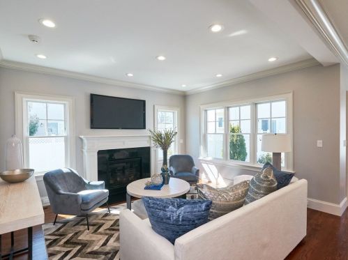 131 Farwell St, Newton, MA 02460-1068