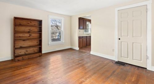 22 Oakland St, Newton MA 02458-1848 exterior