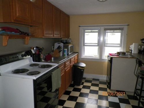 7 Fiske St, Worcester MA 01602-2961 exterior