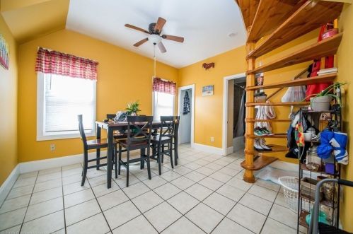 1029 Plymouth Ave, Fall River MA 02721-1939 exterior