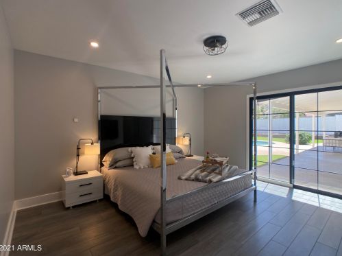 2423 Beryl Ave, Phoenix AZ 85021-2480 exterior