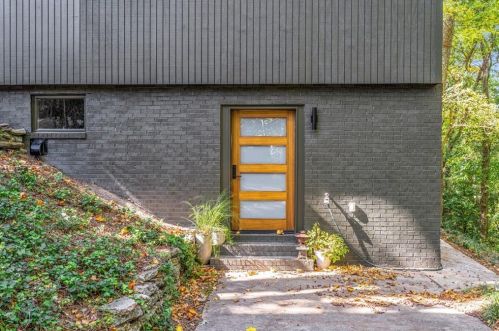 1506 Brook Valley Ln, Atlanta GA  30324-3212 exterior