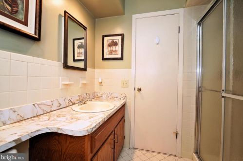 35 Woodlane Rd, Trenton NJ  08648-5543 exterior